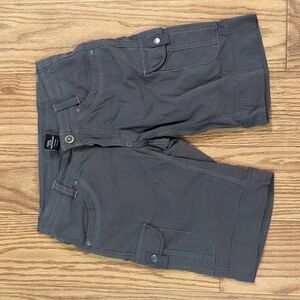 Gray utility cargo shorts size 2 stretch for outdoor, hiking, 10" inseam Kuhl